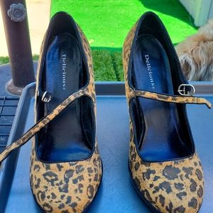 Leopard print heel